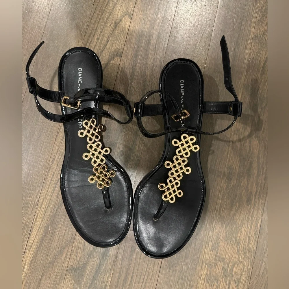 Diane Von Furstenberg black open toe sandals‎ size 7.5